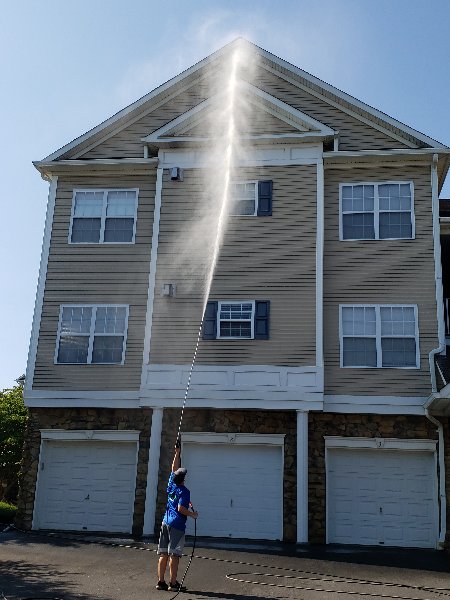 House Washing service in Lehigh Valley 2